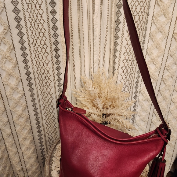 COACH Legacy Duffle Red Leather Shoulder Crossbody Tassel Purse Bag 19889 - Picture 6 of 10